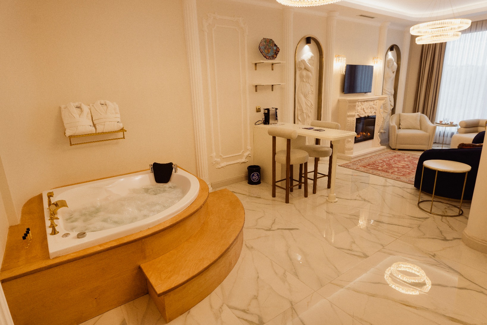 King Suite - Jakuzili, Şömineli